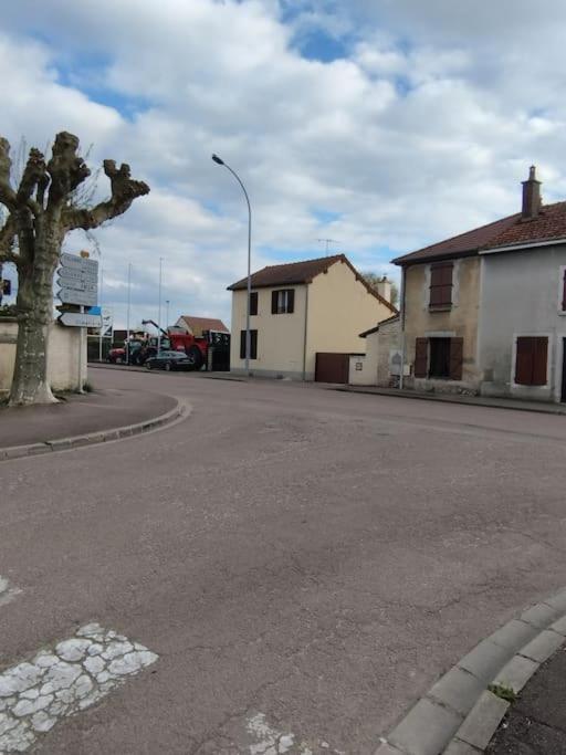 L'Hirondelle Du Faubourg Villa Bar-sur-Aube Exteriör bild